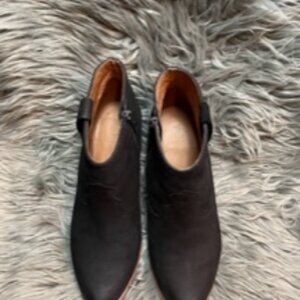 Frye, 8, black